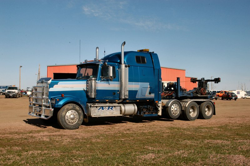western_star_4964ex_wrecker_01_of_85.jpg