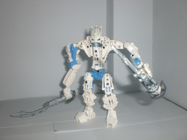 frosteus_pose_2.jpg