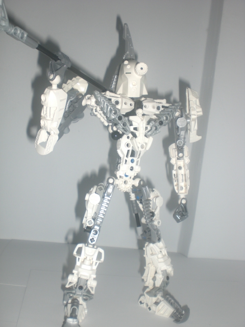 frozahk_pose.jpg