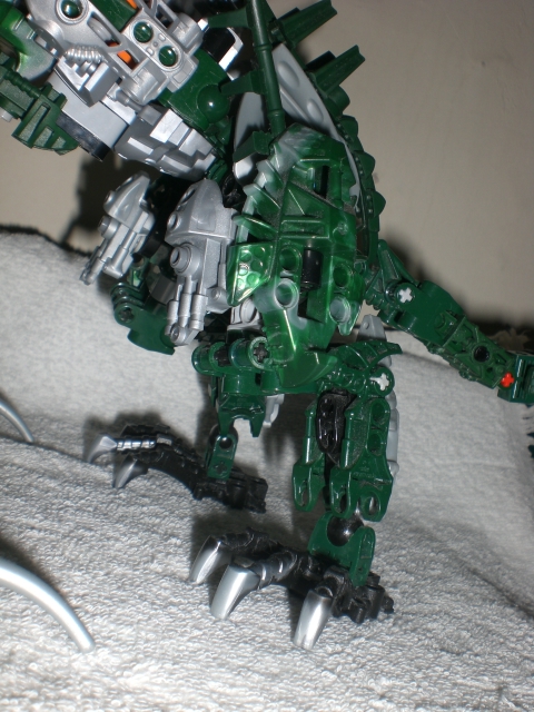 green_beast_backlegs.jpg