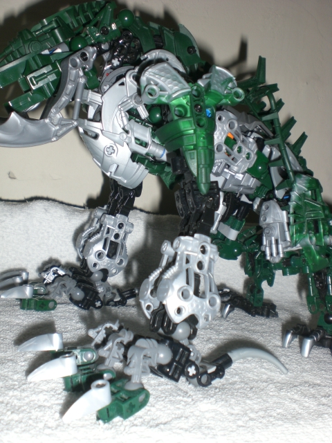 green_beast_frontlegs.jpg