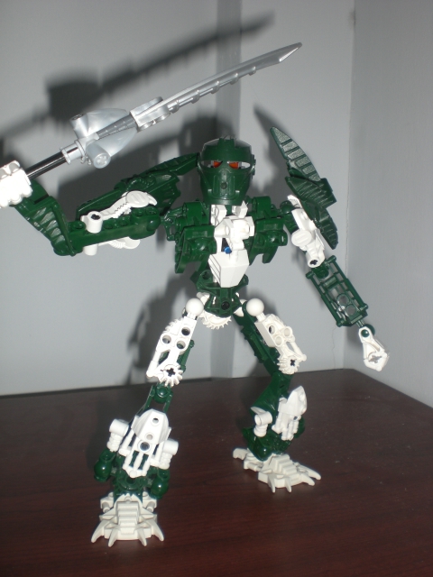 mavau_pose_2.jpg