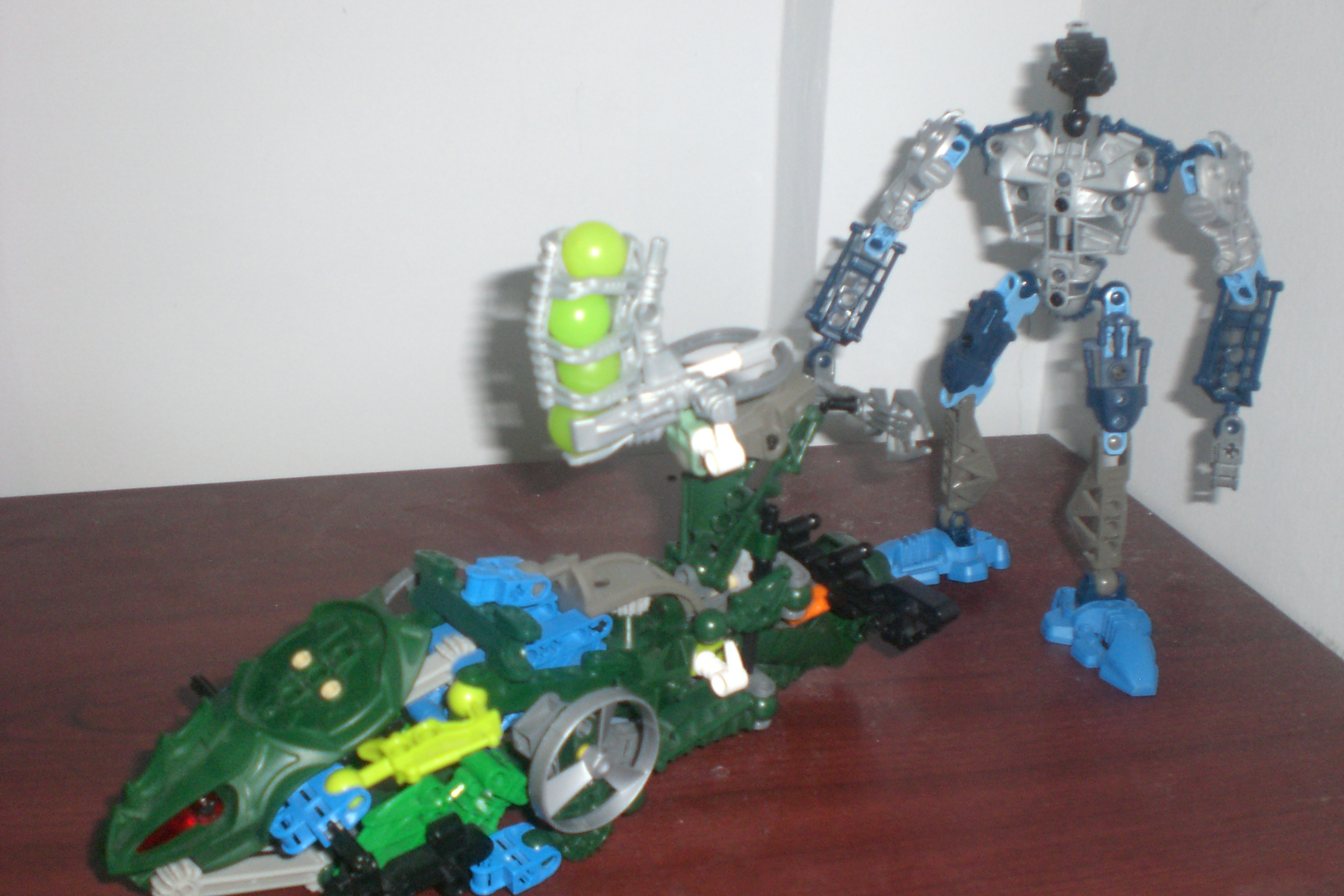 mektrone1_and_rider.jpg