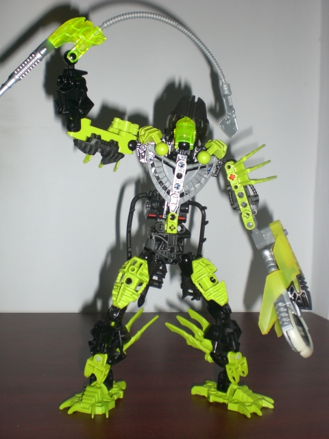 vronuva_pose_2.jpg