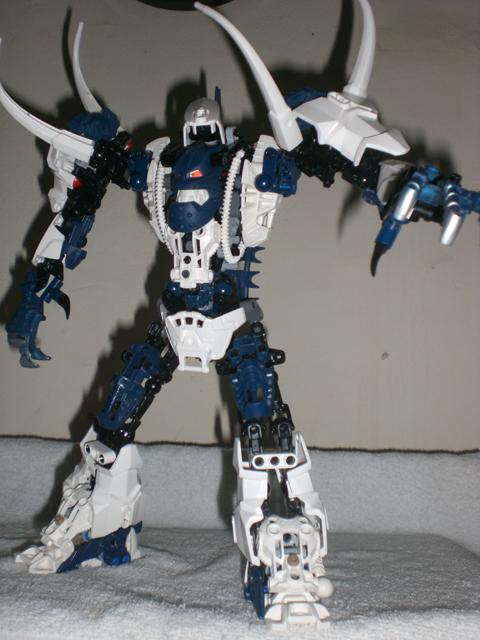 zrakk_pose.jpg