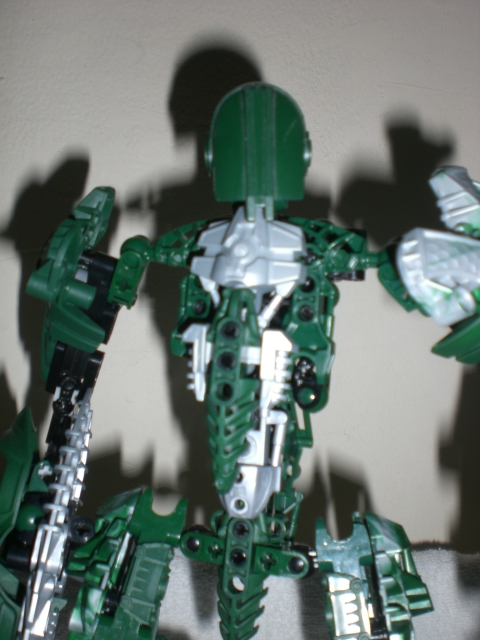 jungle_mecha_closeup.jpg