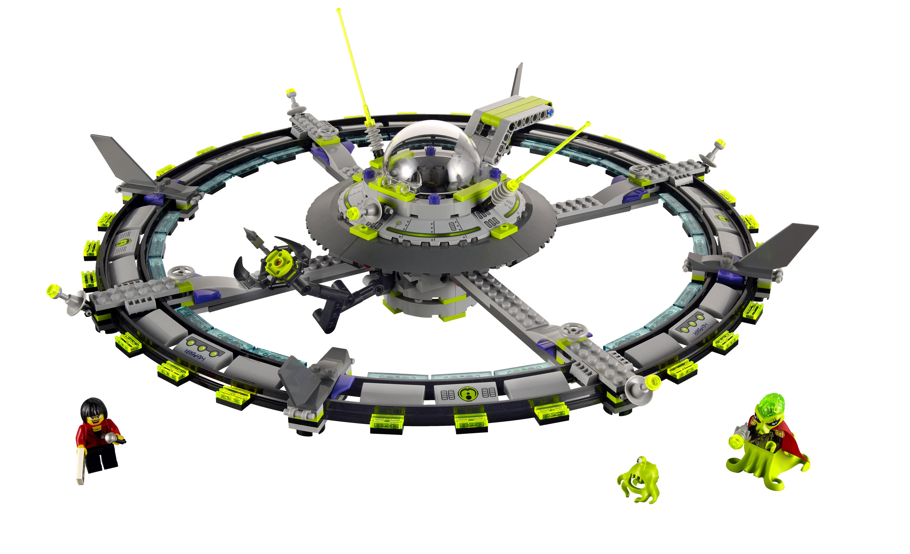 7065_lego_alien_mothership.jpg