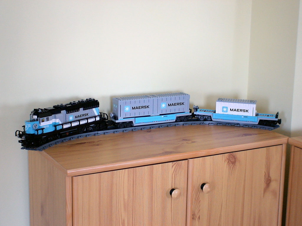 train-05.jpg