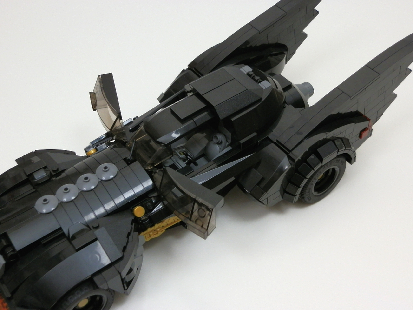 con-bat-b02.jpg