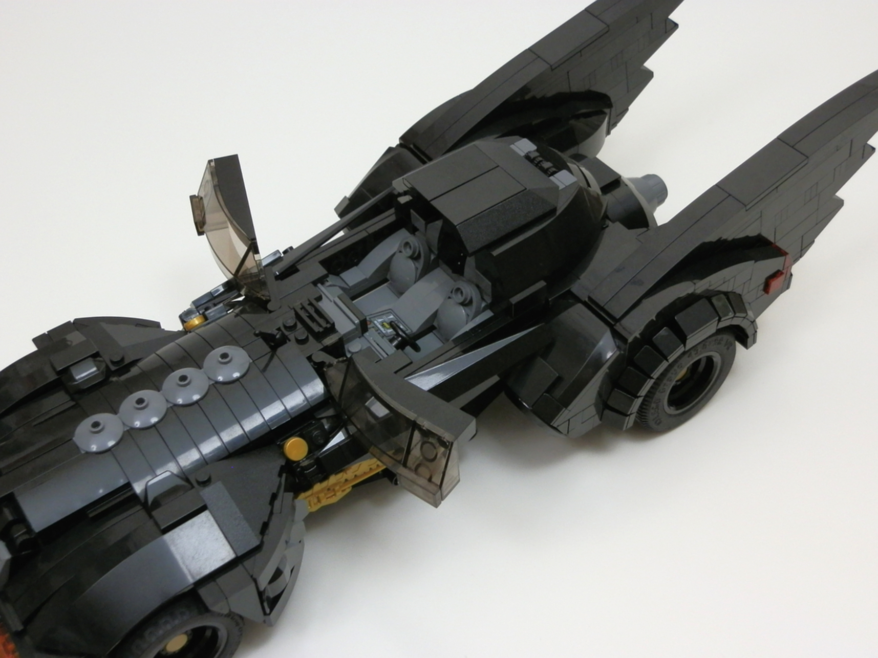con-bat-b03.jpg