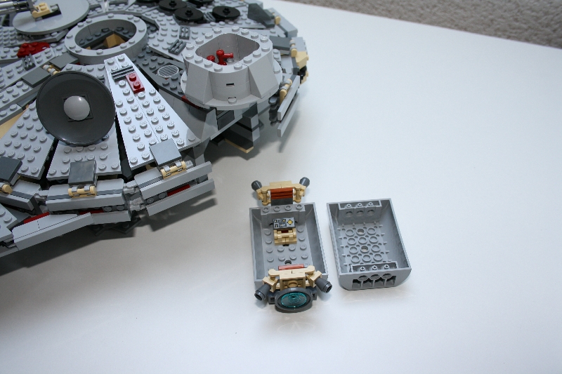 4504_18_escape-pod_inside.jpg