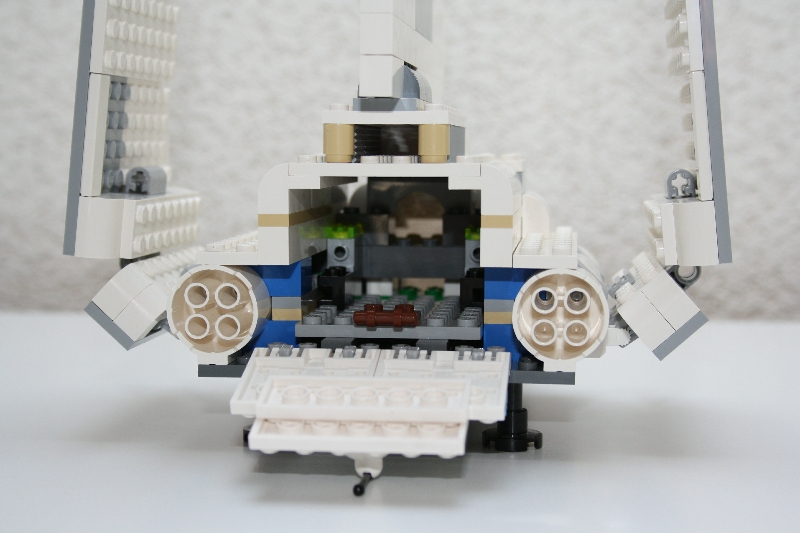 7264_13_shuttle_inside.jpg