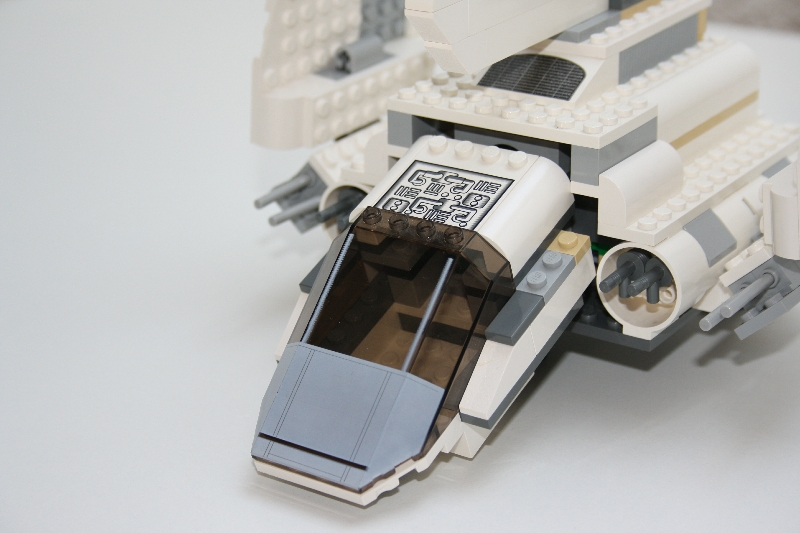 7264_15_cockpit.jpg