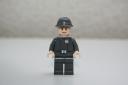 7264_05b_officer.jpg
