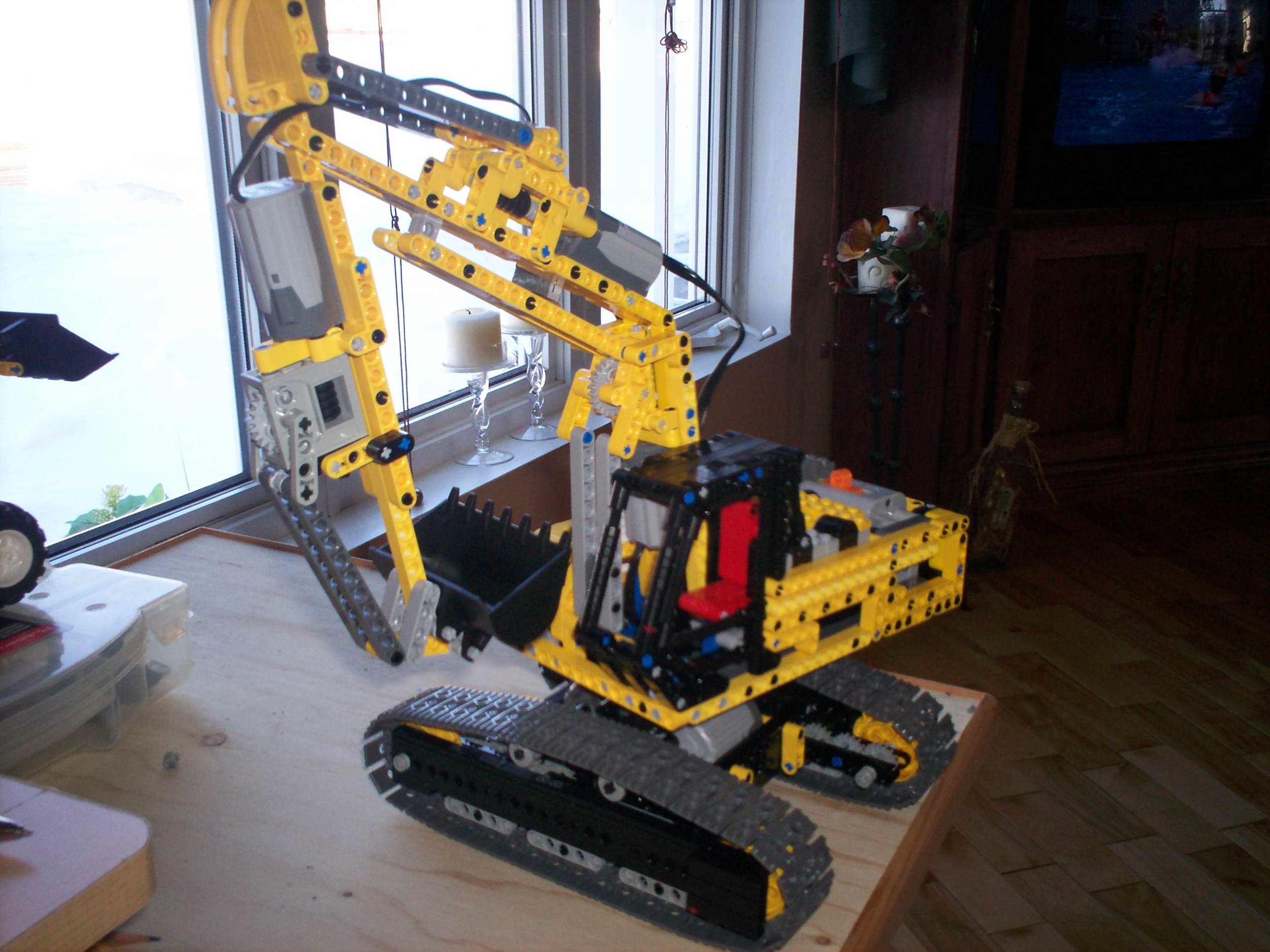 excavator-02.jpg