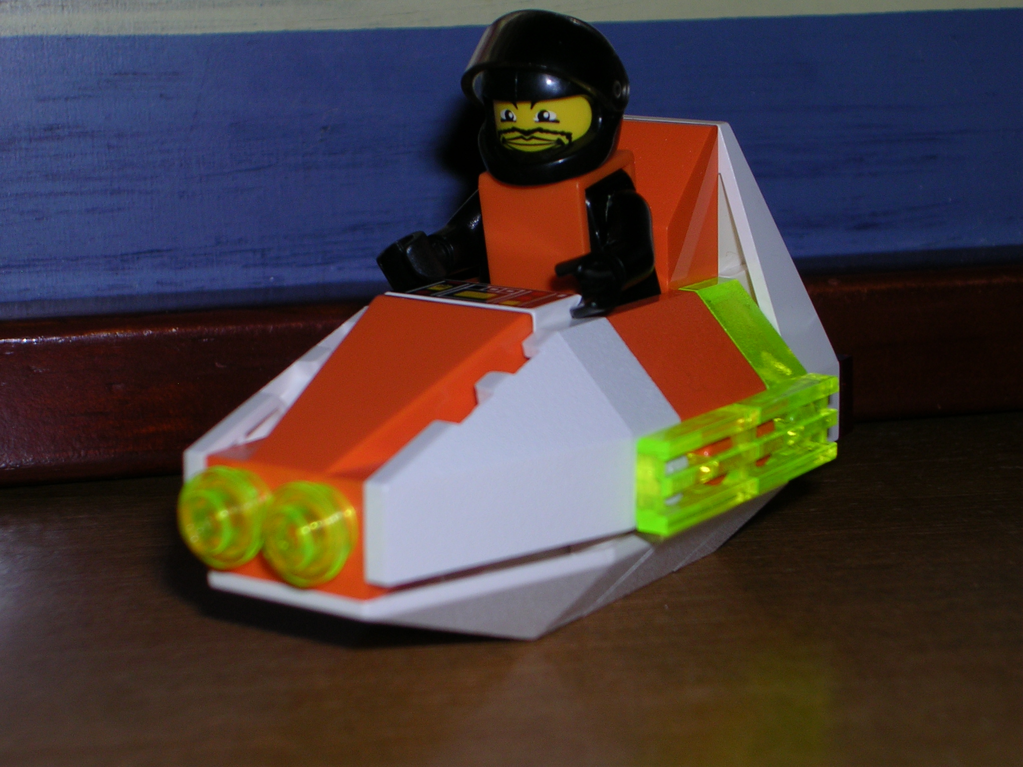 000_marlin_class_hovercar.jpg