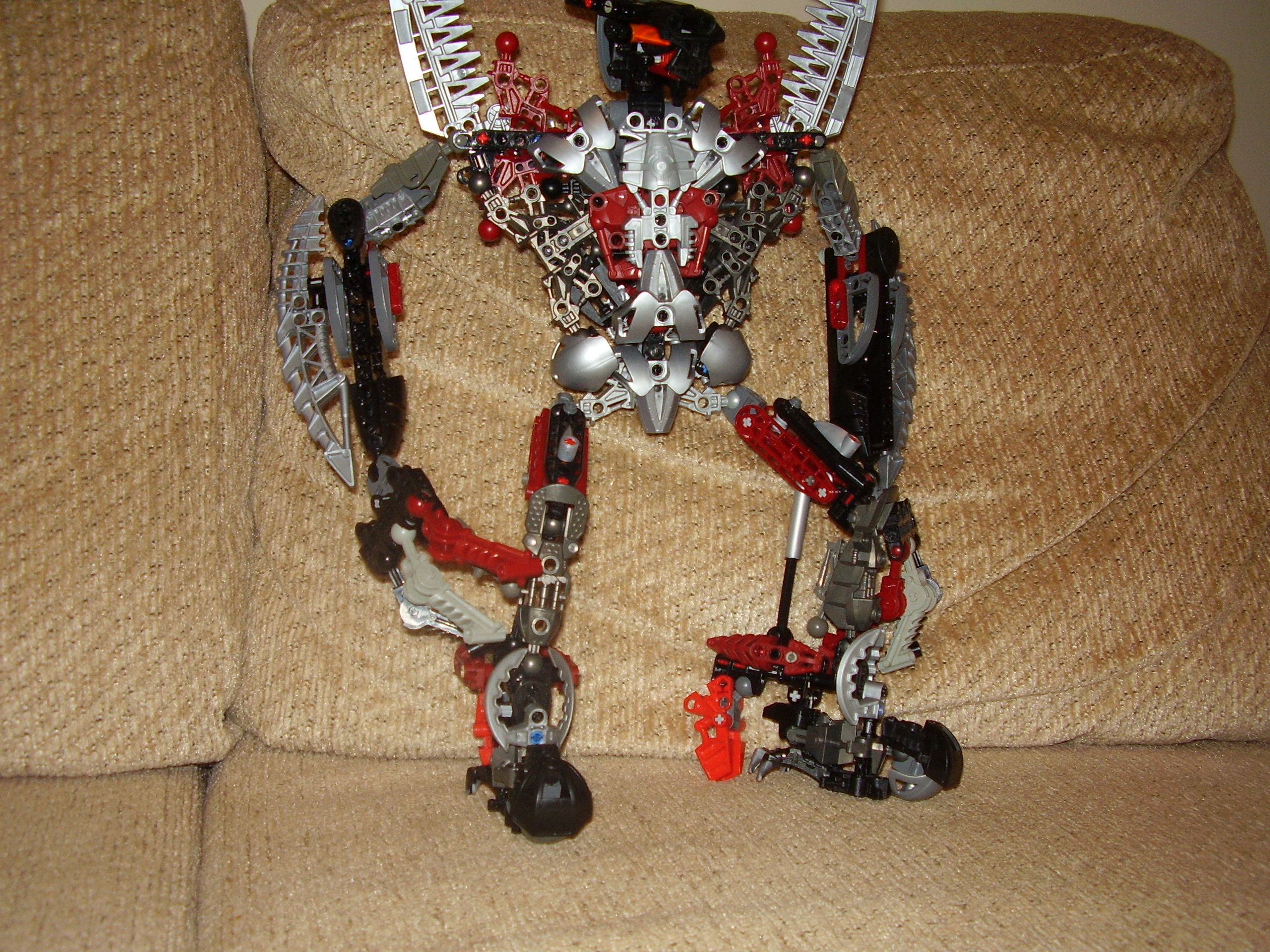 makuta_full2.jpg