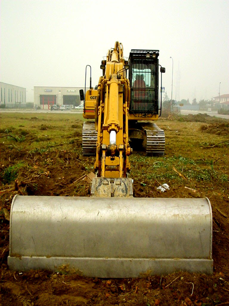 cat320b01.jpg