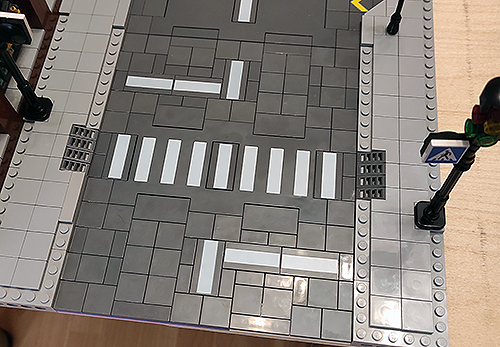 road-24-with-crosswalk-and-traffic-lights.png