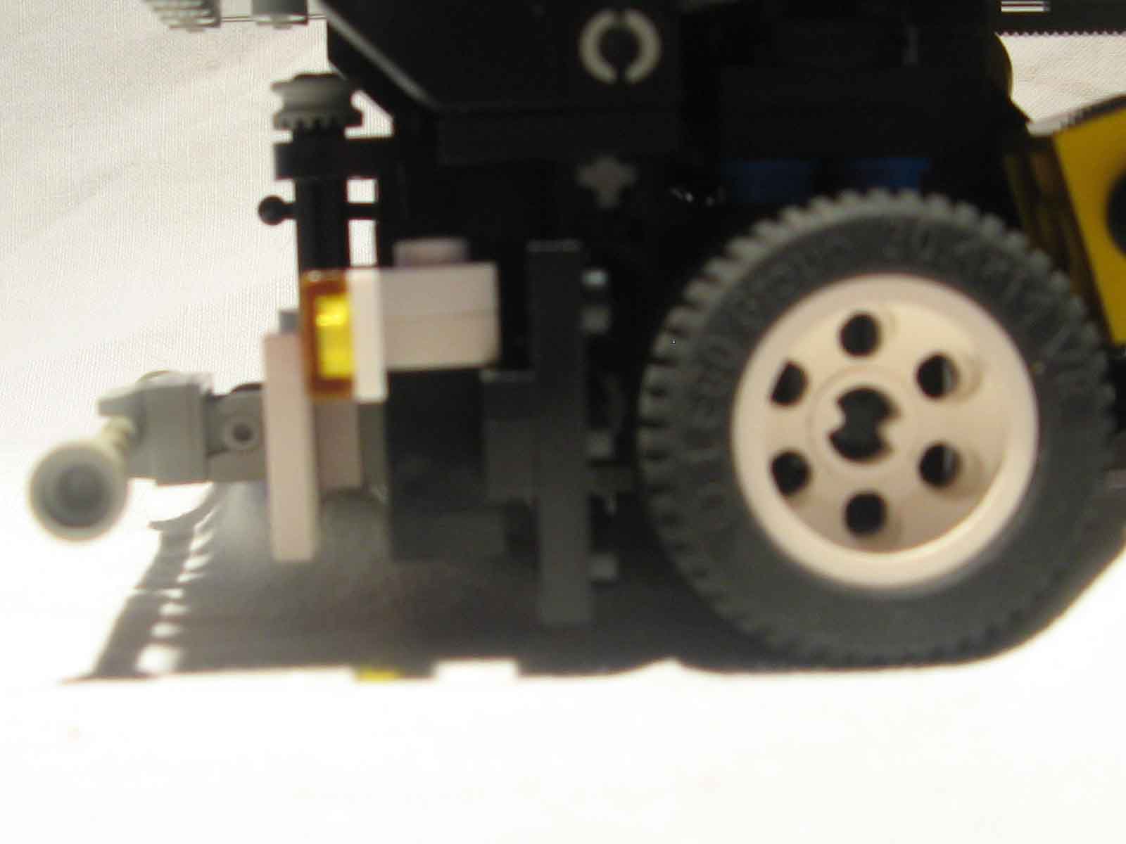 man_truck_rear_wheel.jpg