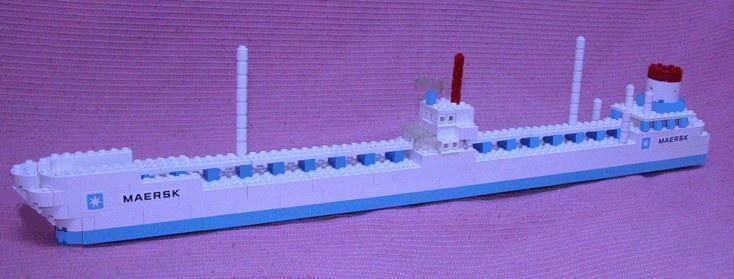 modern_version_of_0751_1959_regina_maersk_model.jpg