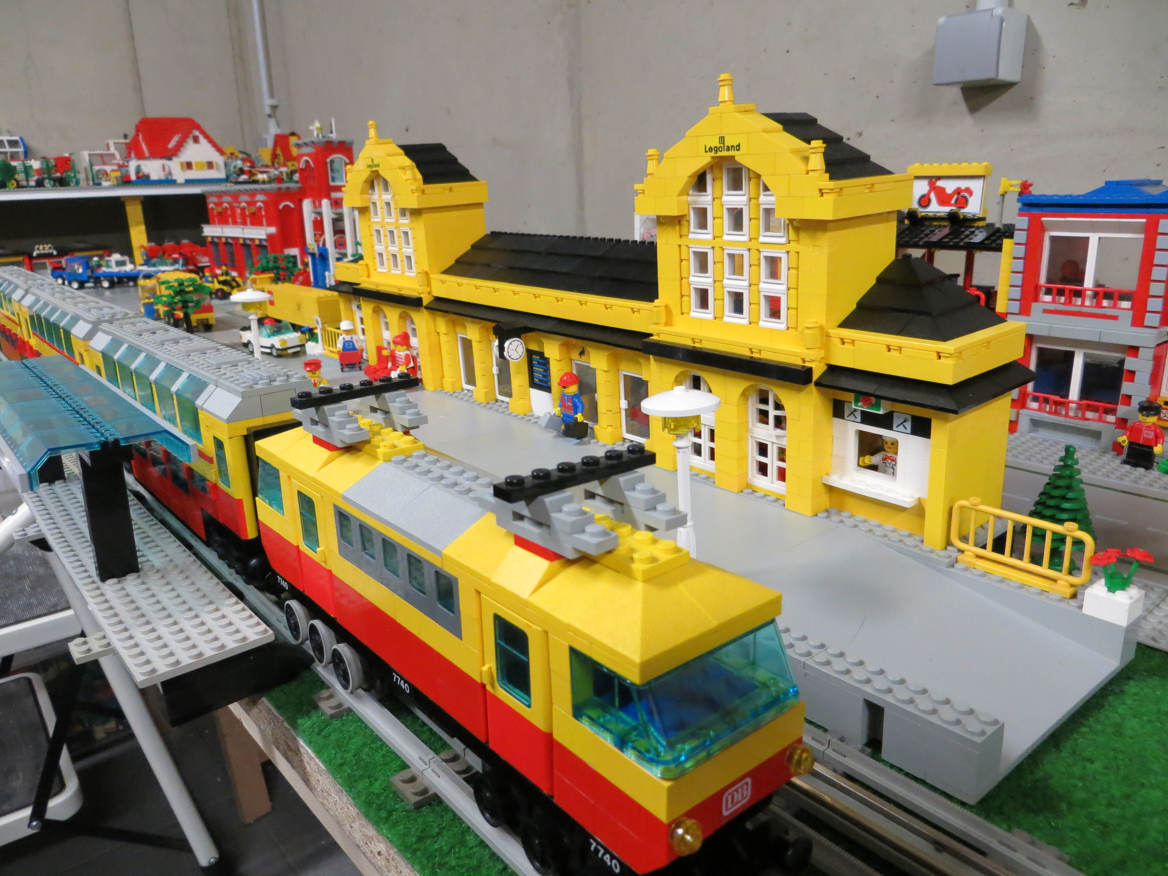 4554_train_station_1.jpg