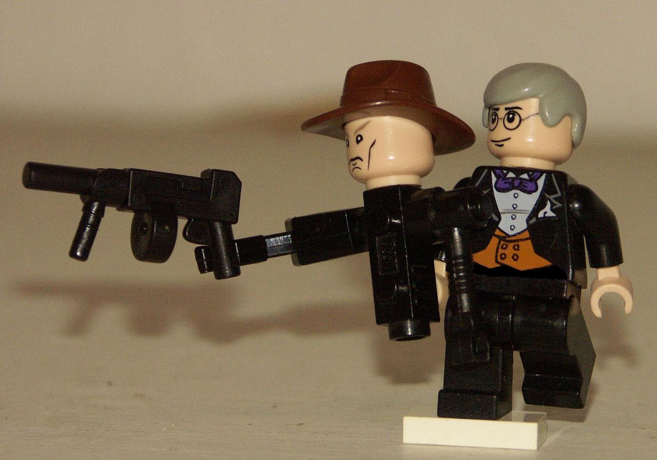 with_tommy-gun.jpg