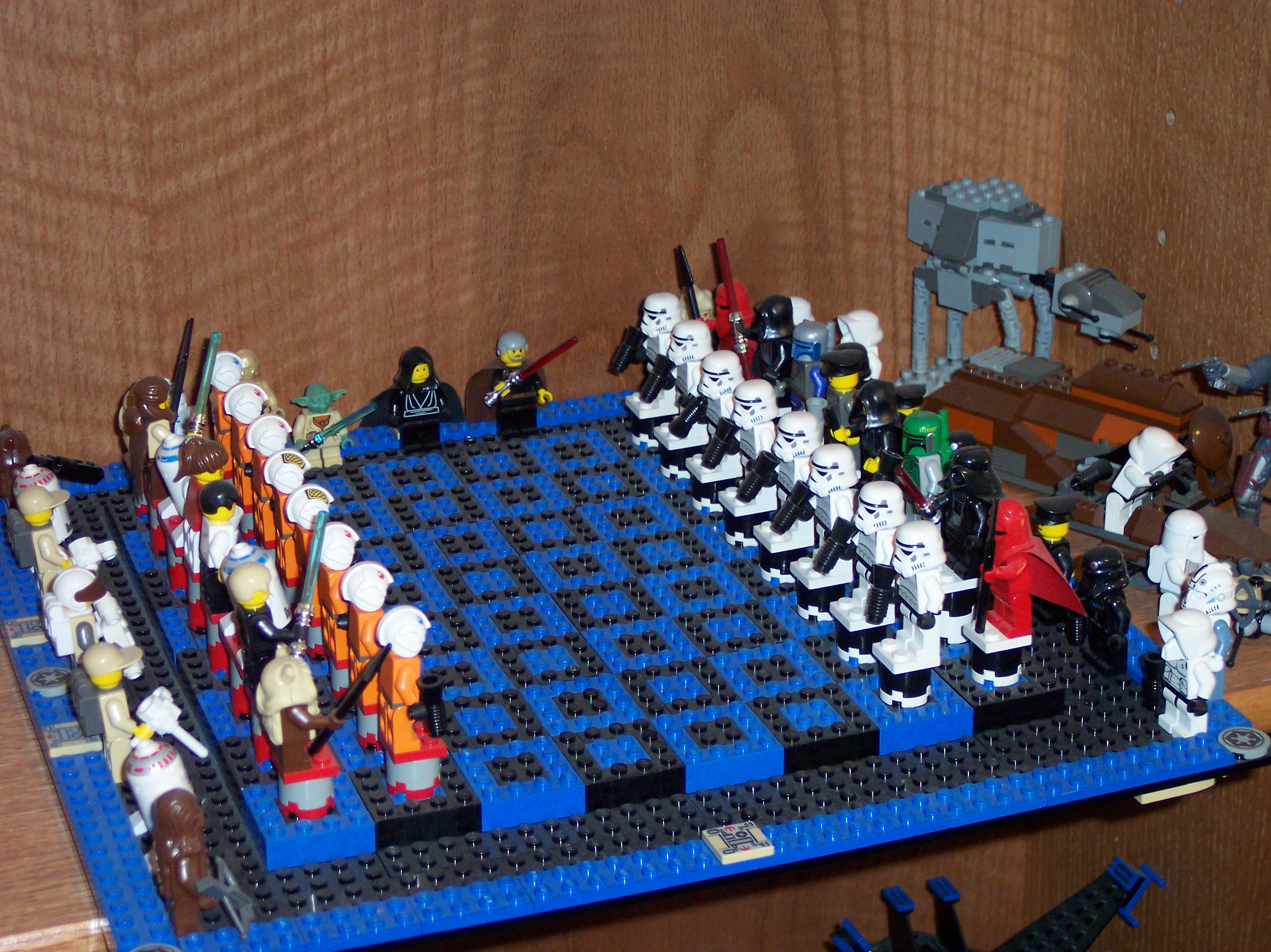 kiddos_room_05_starwars_chess.jpg