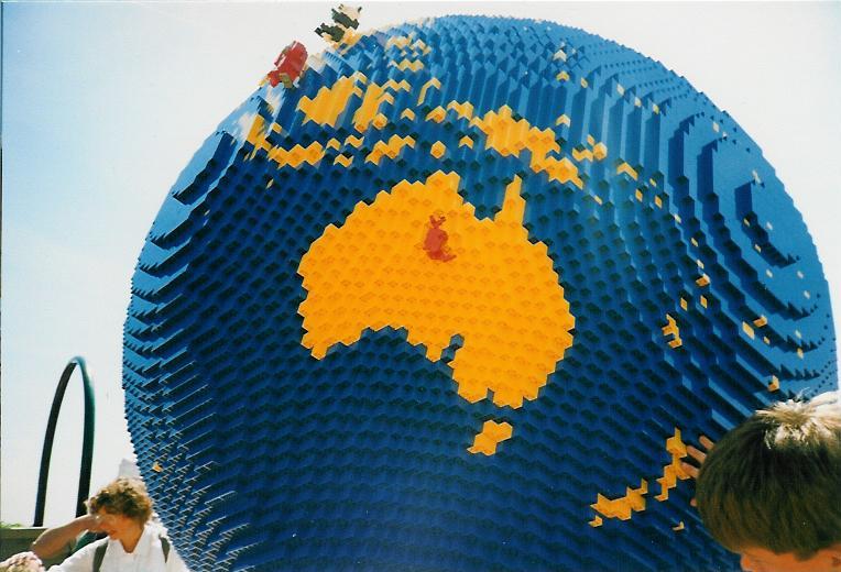 legoland-globe2.jpg