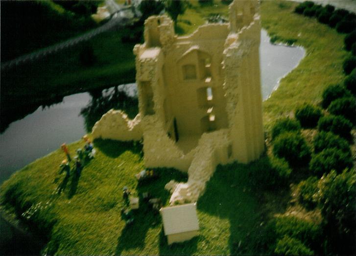 legoland-ruins.jpg