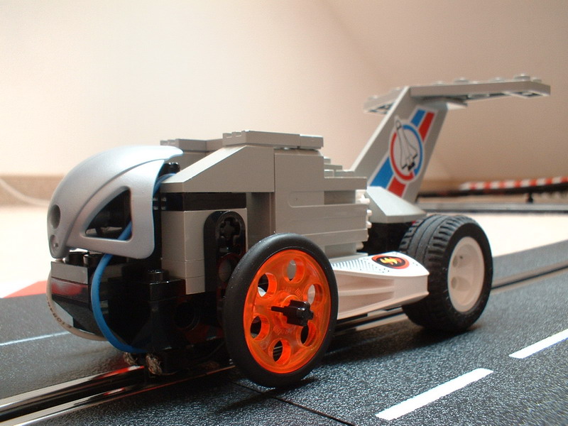 legoslotcar01.jpg