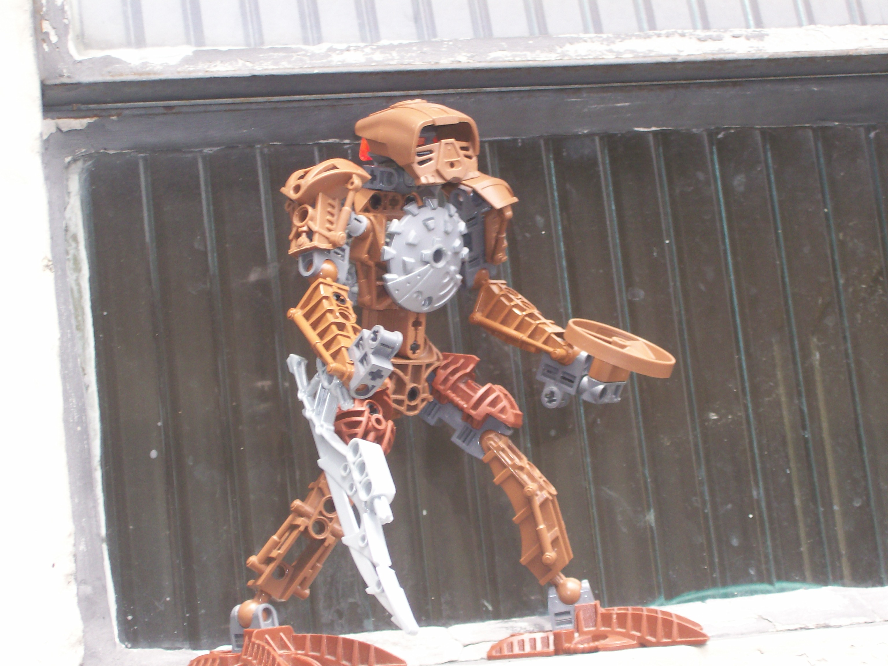 aplok_with_weather_war_blade.jpg