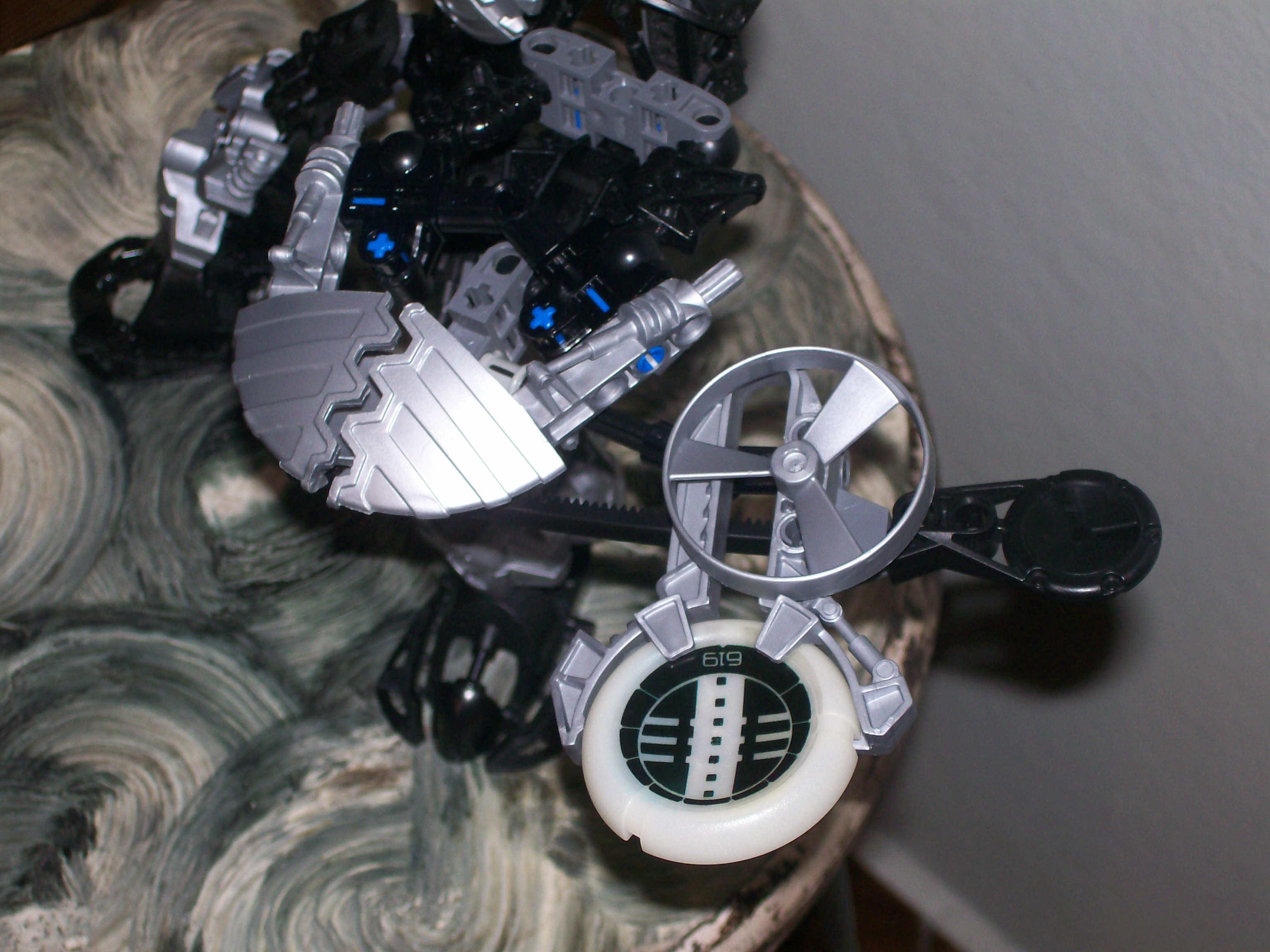 hupanqui_combined_weapon_close_up.jpg