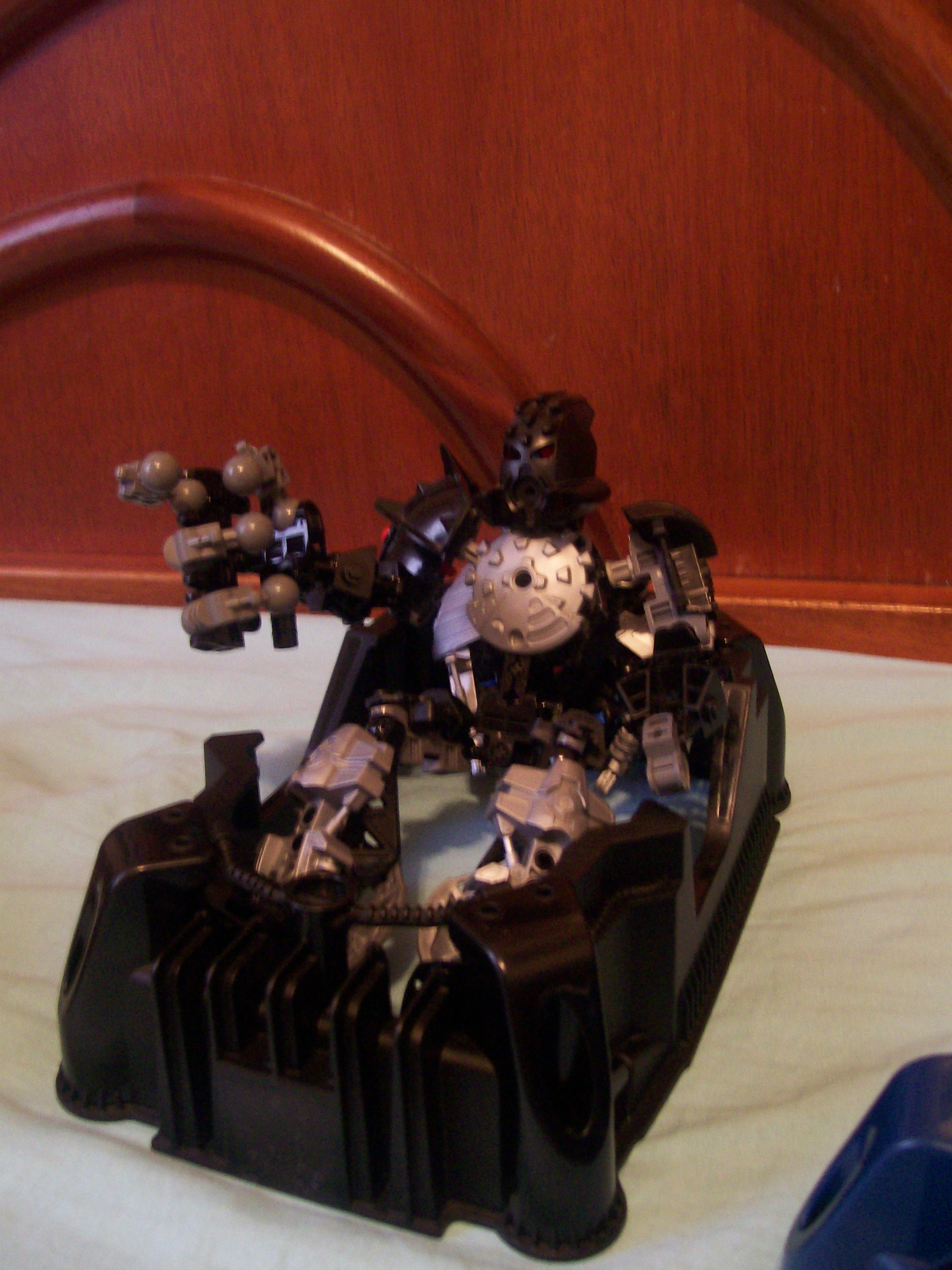 moc_100.jpg