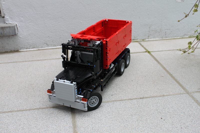 american_dump_truck000.jpg