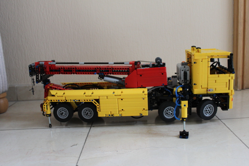 european_tow_truck30.jpg