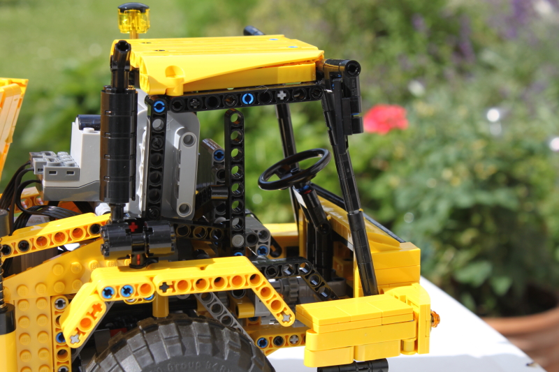 dump_truck_011.jpg