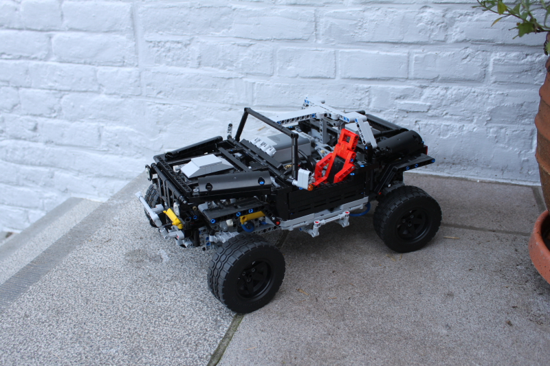 jeep_hurricane_lego_technic005.jpg