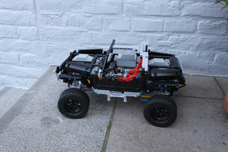jeep_hurricane_lego_technic006.jpg