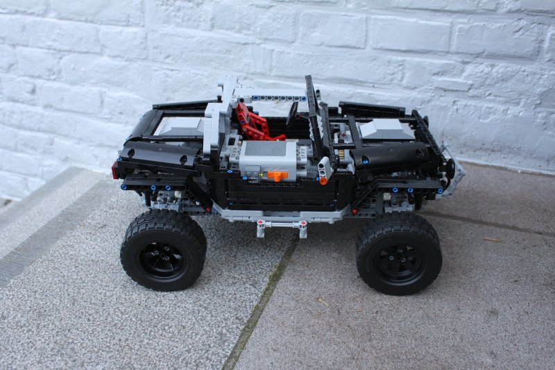 jeep_hurricane_lego_technic012.jpg
