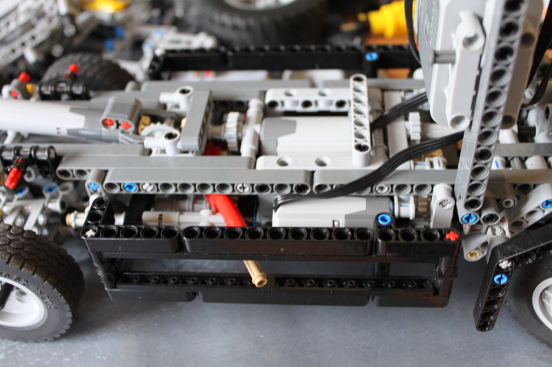 scania_skip_truck_disassembly010.jpg