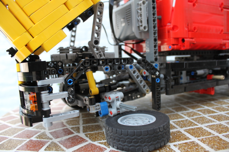 new_version-skip_truck007.jpg