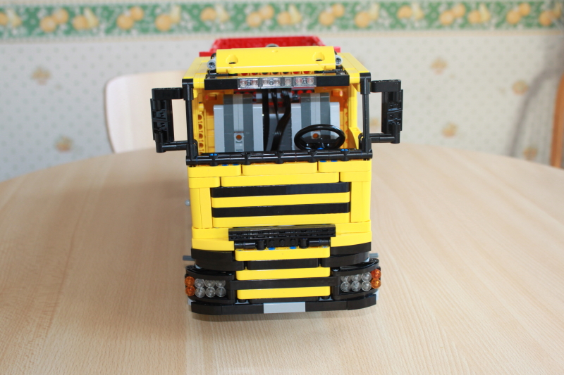 skip_truck036.jpg