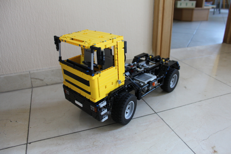 cab_for_my_tatra_phoenix002.jpg