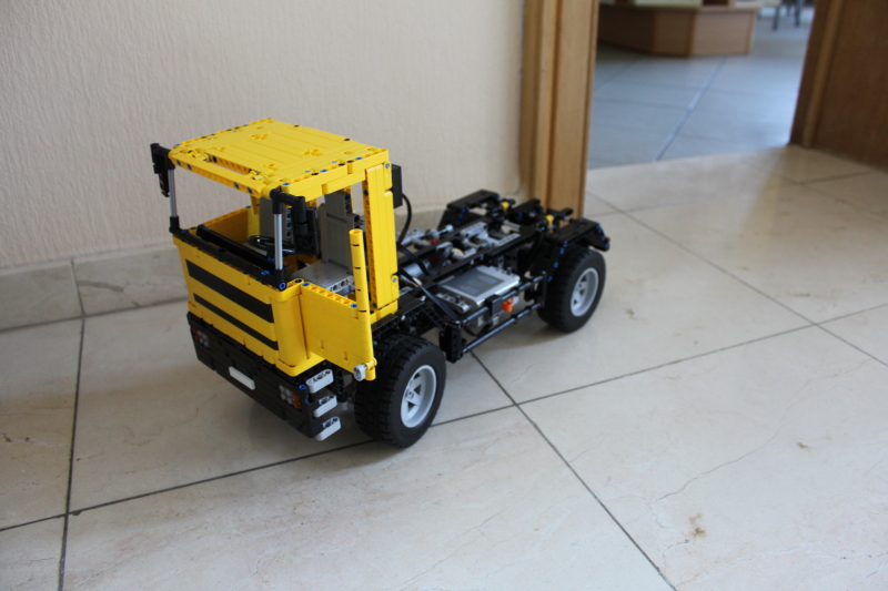 cab_for_my_tatra_phoenix003.jpg