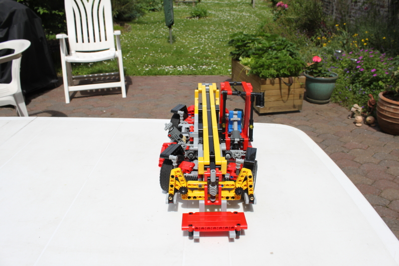 one-set-moc-8258-telehandler028.jpg