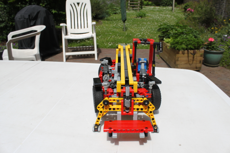 one-set-moc-8258-telehandler033.jpg