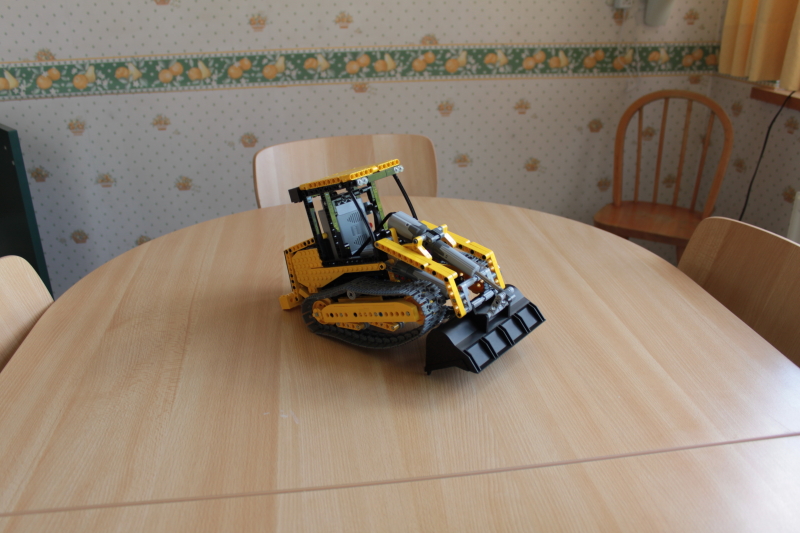 track_loader054.jpg