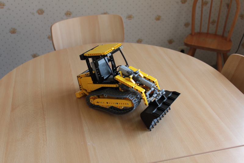 track_loader055.jpg