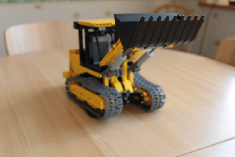 track_loader056.jpg